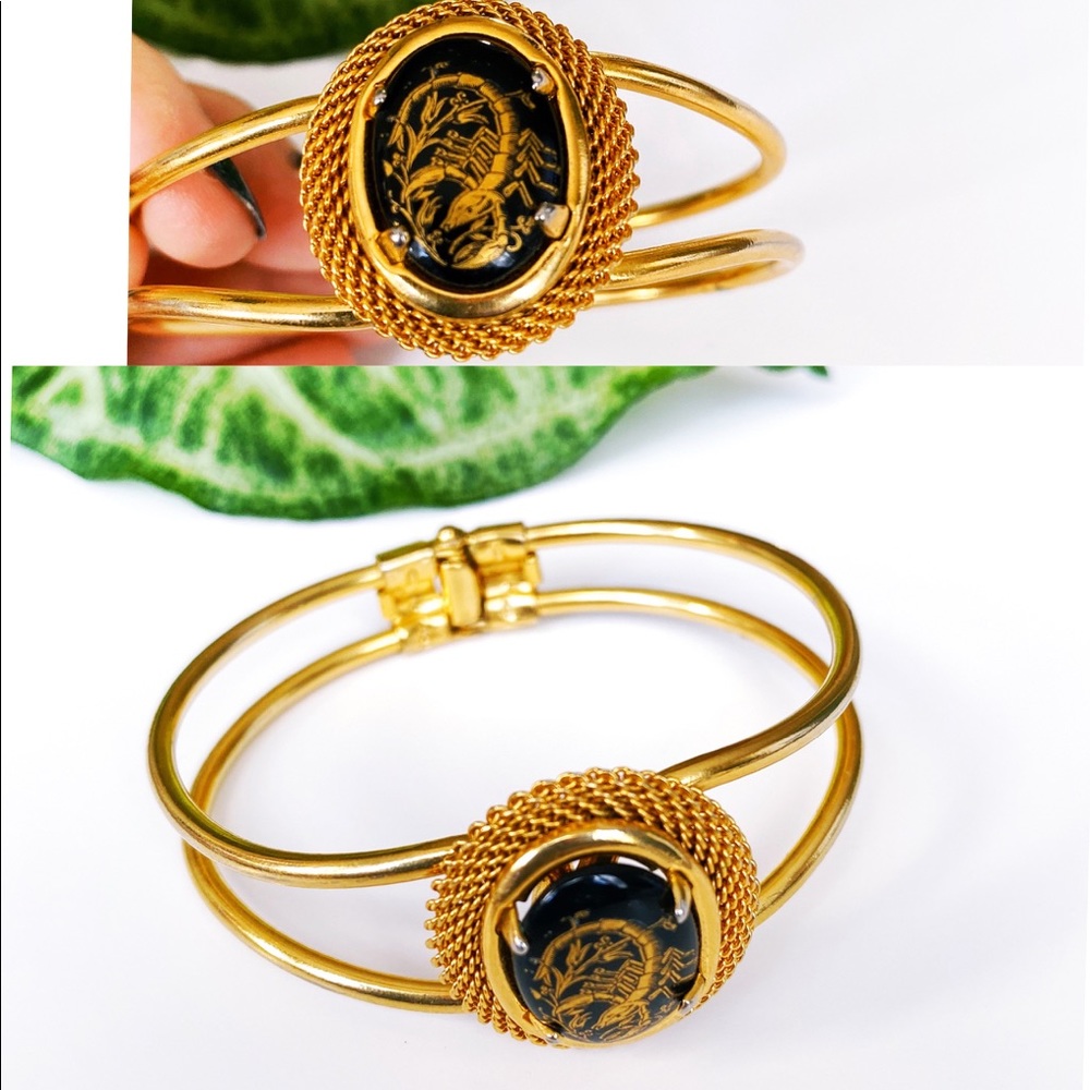 Vintage scorpion black gold tone clamp bracelet